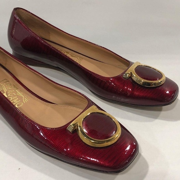 Women’s Salvatore Ferragamo Red Patent Leather Buckle Flats Size 6.5B - Picture 1 of 9